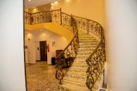 Entrust Hotel and Suites فنادق في أويري