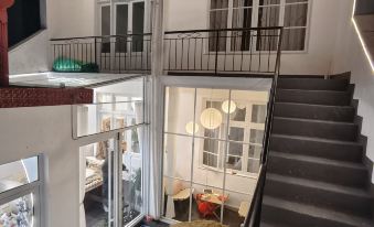 YOUNG Yang Xiaoshe Homestay(Jinshan Road Store)