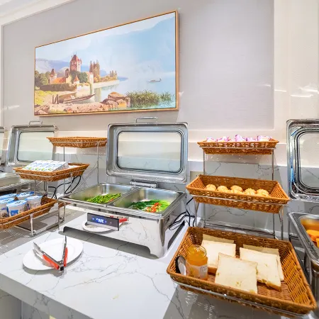 Vienna Hotel (Dali Yongping Yijiangnan Hotel)