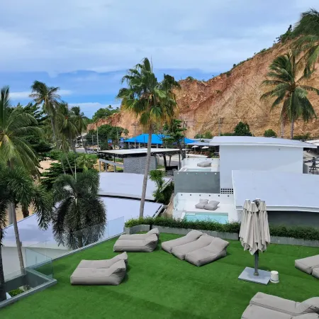 Replay Pool Villa