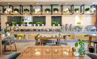 Kanas DeRong Hotel - Breakfast