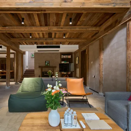 Quzhou Moon Falling Stars Homestay