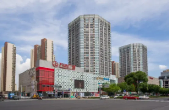 Ethereal Liangchen Meiwu Apartment (Suzhou Railway Station Pingjiang Wanda Plaza)