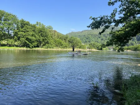 Mount Fanjing Hidden Stay Отели рядом с достопримечательностью «Mount Fanjing»
