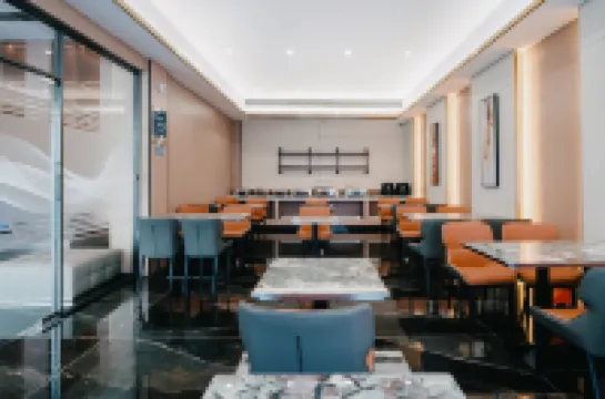 Yizhi Hotel (Qingyuan Yingde Binjiang Park Branch)