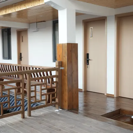Changxiangshou Homestay (Hengdian Qingming Shanghe Tu)