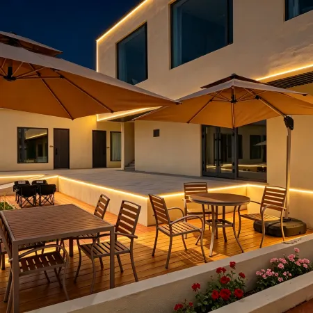 Nilka County Dream Courtyard (Bee Town)