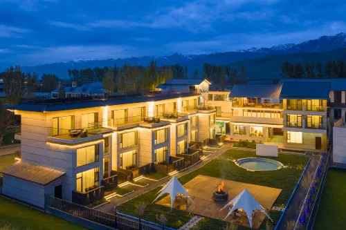 Twenty-Eight Stream Wild Luxury Homestay