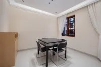 Yazun Homestay (Fuxian Lake Guanglong Town)
