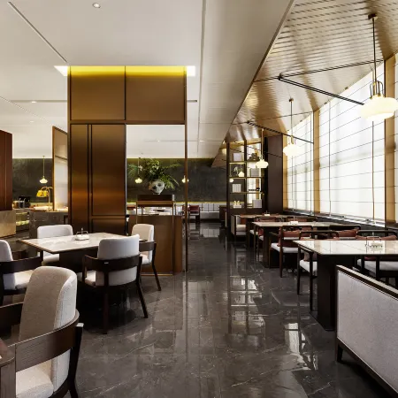 Qianna Hotel (Luohe High-Speed Rail West Station Yuanhui District Government)