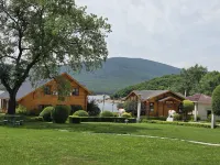 Ziyue Mountain Lodge (Lake Jingpo Scenic Area Baoyue Bay) - 4-Star