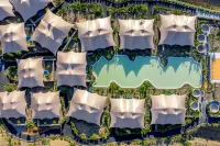 Xingyang Valley Hot Springs Luxury Tent Hotel - Mountain view