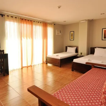 Harbour Gardens Tourist Inn Отели рядом с достопримечательностью «Bohol National Museum»