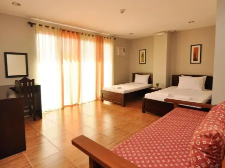 Harbour Gardens Tourist Inn Отели рядом с достопримечательностью «Cebu Ferries Corporation - AATC Pier»