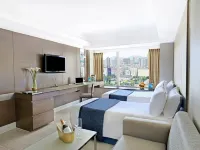 Harbour Plaza 8 Degrees Hotels near E-Max