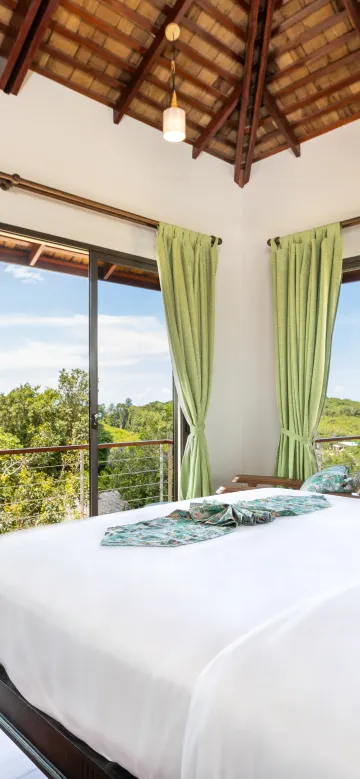 วิลล่าสองห้องนอนวิวทะเลพร้อมจากุซซี่ ยัตเพ็ช