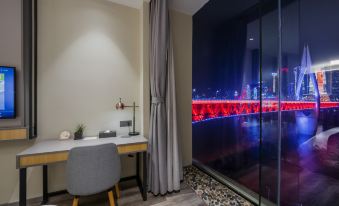 Homeinn Selected Hotel (Chongqing Jiefangbei Area Hong Ya Dong Pedestrian Street)