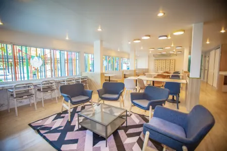 IRabbit Hotel Отели рядом с достопримечательностью «Ramkhamhaeng University»