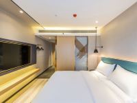 潮漫酒店(三门峡市政府店) - 品质欣选大床房