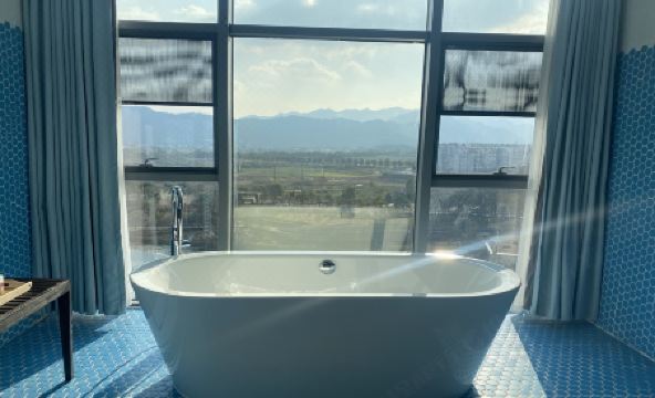 Ramada by Wyndham Huangshan North - Housity