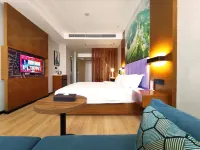 Elegance Hotel Hotels in Wanda Plaza and The East Bank of Jinghang Canal