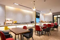 Borrman Hotel (Qinzhou Pubei Bus Station)