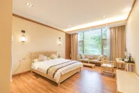 Xinfeng Lingnan maple leaves World Hotels in Xinfeng