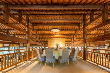 Floral Hotel·Chizhou Twelve Hours Hotel(Jiuhua Tianchi Branch) Отели рядом с достопримечательностью «The Qishan Pingtian Lake Scenic Area»