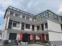 Taibai Mountains, Water and Yunjian Farmhouse Hotels in Taibai