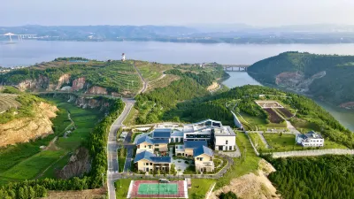 Shiyan Olive Light Homestay Отели рядом с достопримечательностью «Shiyan Radio and TV University Yunxian Branch»