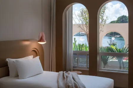 The Villa Resort Hotel With Sea View