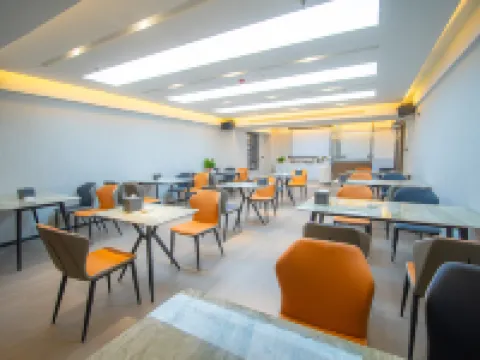 Xinzhi Hotel (Baotou Railway Station Financial Plaza Branch) Hotels in Baotou