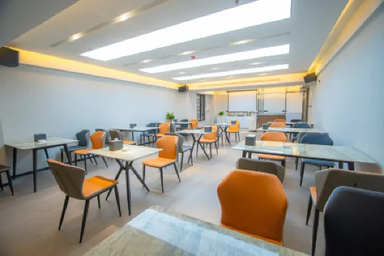 Xinzhi Hotel (Baotou Railway Station Financial Plaza Branch)