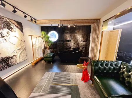 Meihekou West Building B&B Отели рядом с достопримечательностью «Northeast All Day Mall»