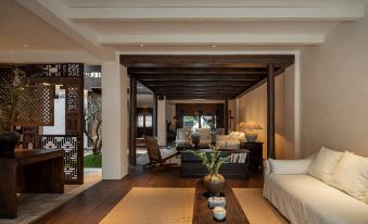 Chongqing Meixizai and Oriental Aesthetic Design Resort Hotel (Laojundong Branch)
