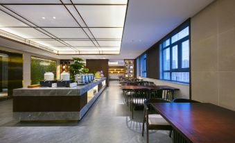 Qianna QianXun Hotel (Kaifeng Daliangmen Millennium City Park)