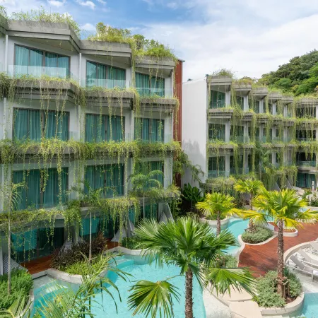 Panwaburi Beachfront Resort