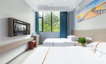 Chongqing Liangjiang Business Hotel