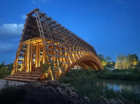 livetour Vacation Homestay (Jiangmen Heshan Gulao Watertown) Отели рядом с достопримечательностью «Gulou Waterfront»