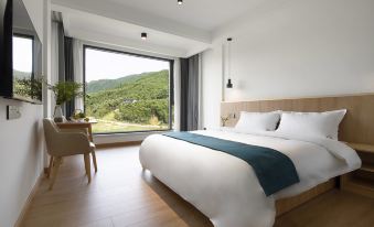 Yunshang Grassland Yueshe Plain Parent-child Villa Meisu (Anji Xianlongxia Drifting Store)