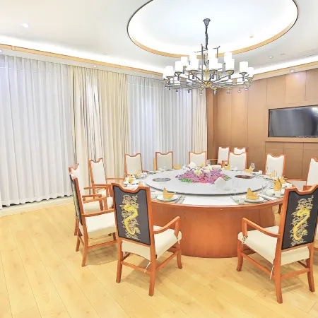 Deyang Golden Carlley Hotel