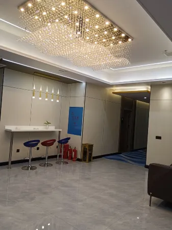 Lotus Junyi Hotel (Changning Zhuoli School) Отели рядом с достопримечательностью «Dongfeng Square»