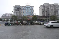 Aiwan E-sports Homestay (Wanzai Foreign Language School Bus Station) - parking