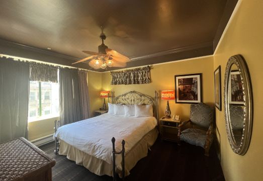 더 피츠제럴드 호텔