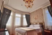Blue House Hotel Old City - Sultanahmet Hotels near جامع السلطان أحمد