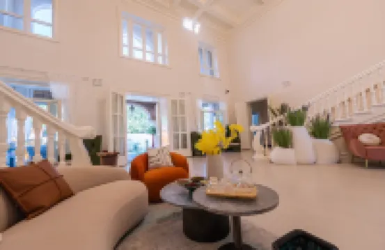 Yining Huatian Yunxuan Homestay (Kazanqi Folk Custom Tourism Area Branch)