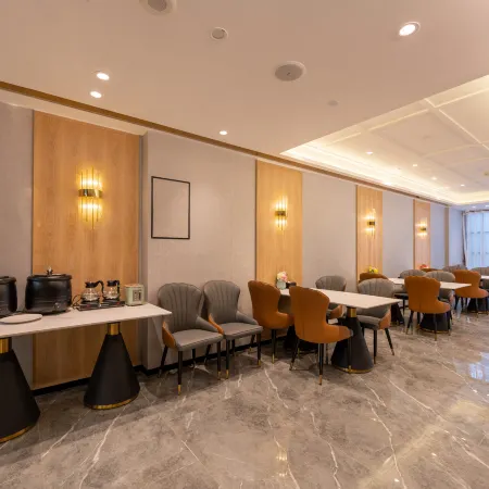 Super8 Hotel (Beijing Gongti Sanlitun Taiguli) Отели рядом с достопримечательностью «Саньлитунь»