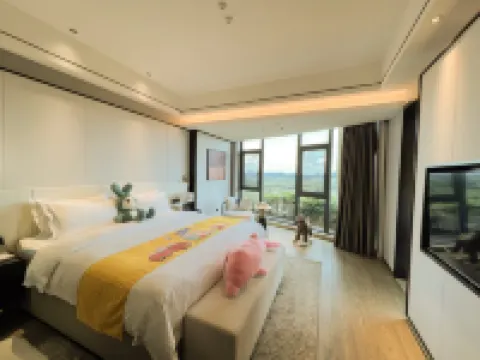 Golden Flower Jade Lake Plaza Hotel فنادق في لوى بينغ