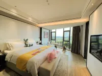 Golden Flower Jade Lake Plaza Hotel