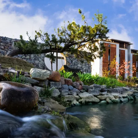 B&Bs in the Art Museum in· in Huatian Time